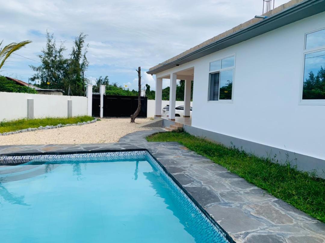 Bed & Breakfast Liam Zanzibar 3*
